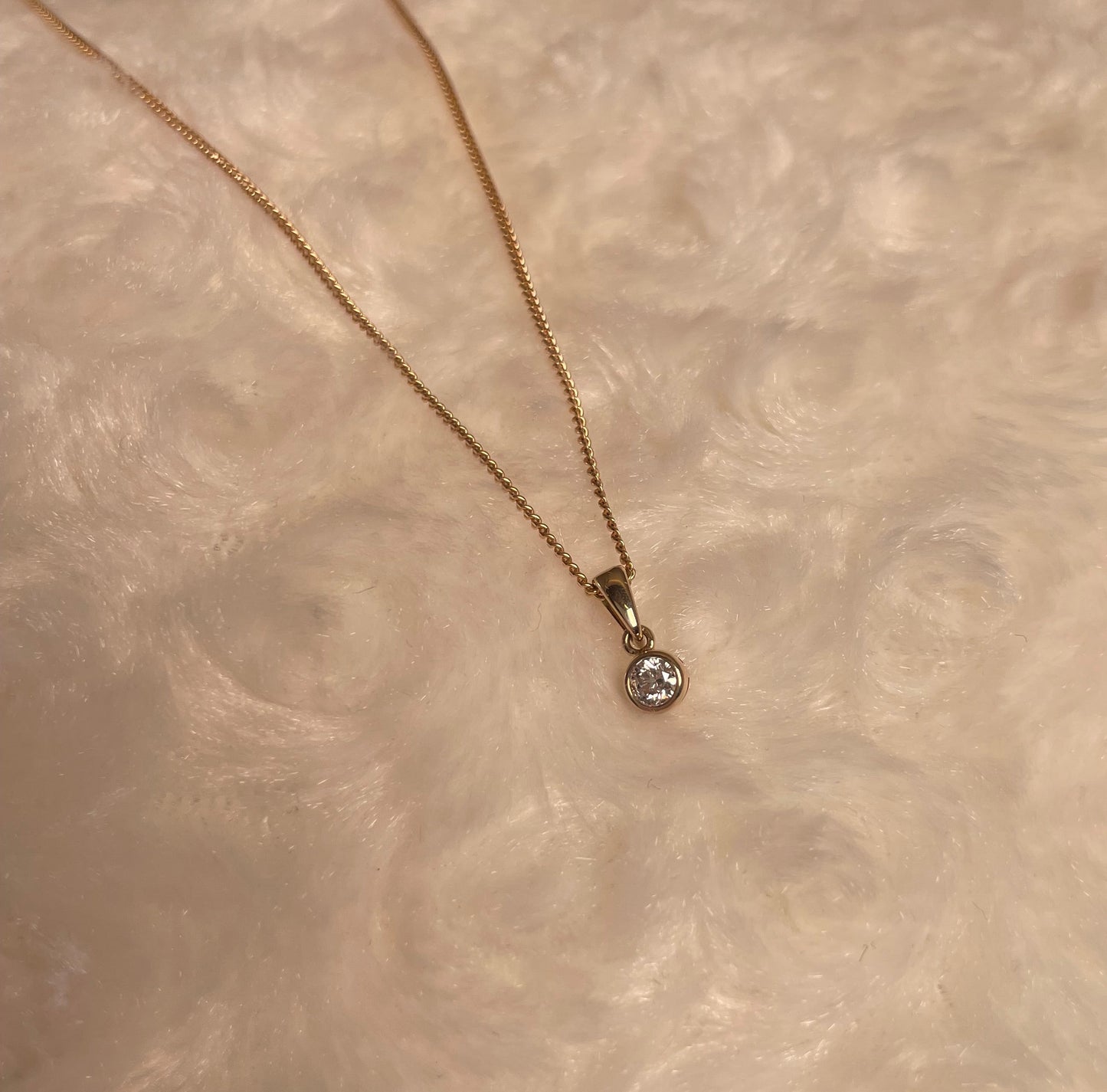 9ct Yellow Gold Delicate Diamond Solitaire Pendant Necklace