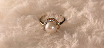 9ct Yellow Gold Freshwater Cultured Pearl Dress Ring with Diamond Knot Setting