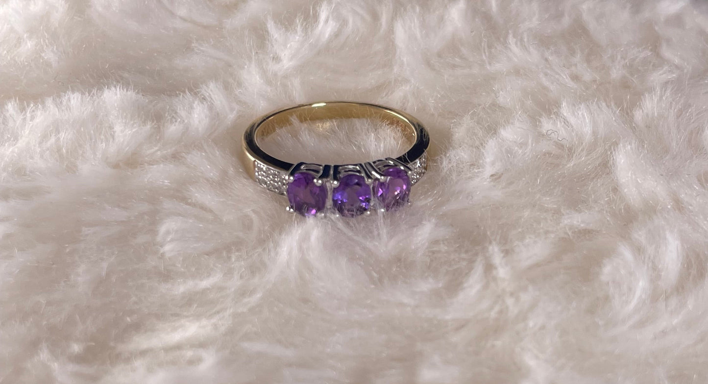 9ct Yellow Gold Ring with Oval Amethysts & Diamonds
