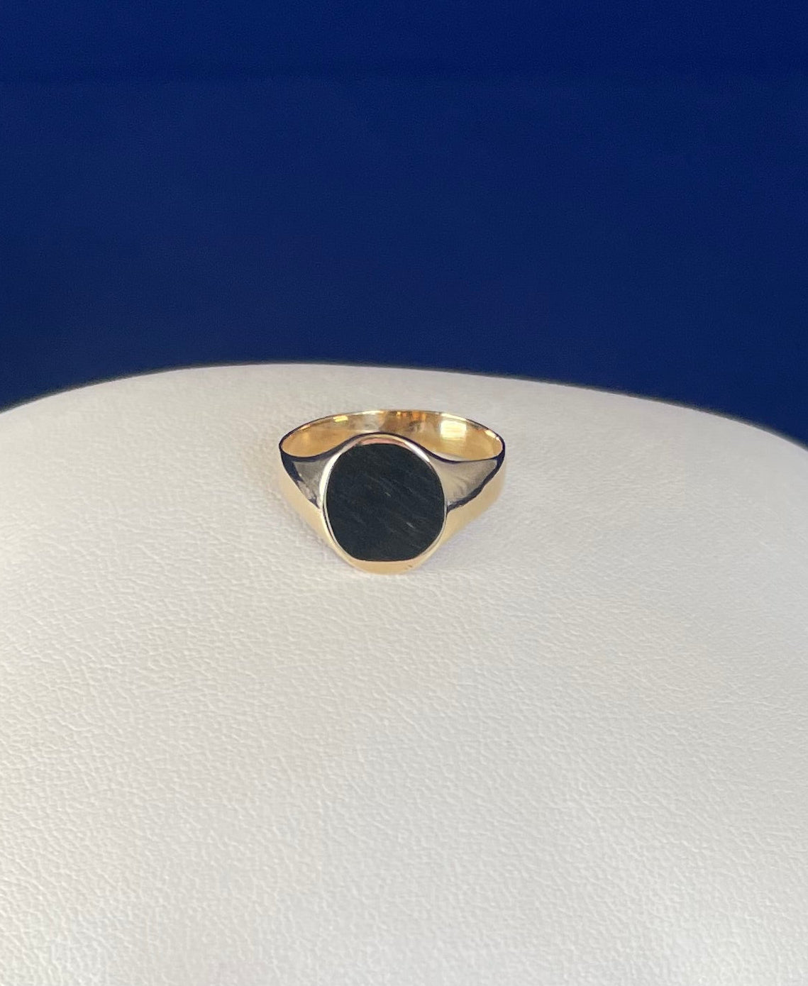 9ct Yellow Gold Plain Oval Signet Ring