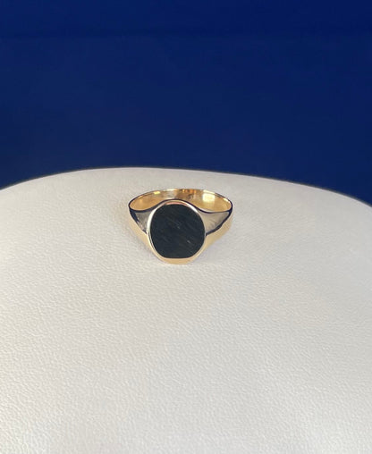 9ct Yellow Gold Plain Oval Signet Ring