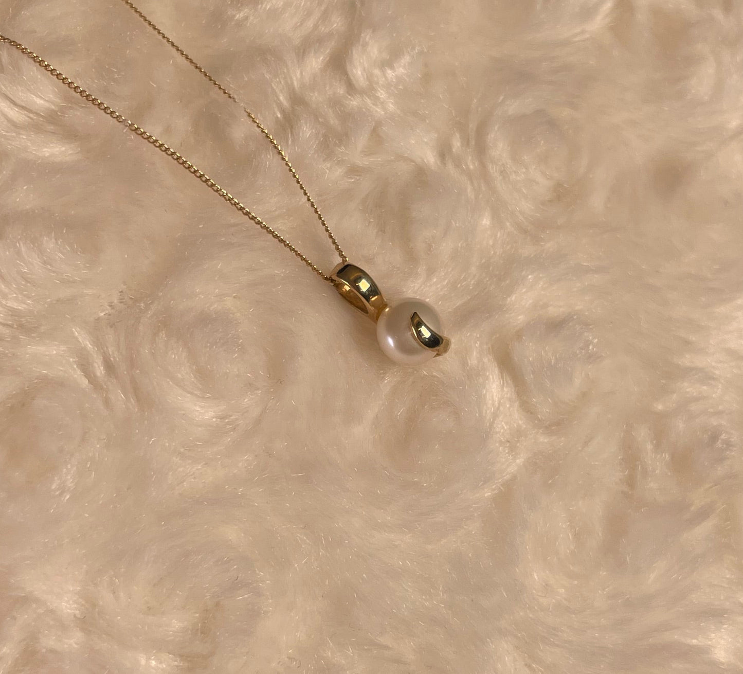 9ct Yellow Gold Freshwater Pearl Pendant Necklace