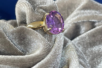 9ct Yellow Gold Pineapple Cut Amethyst Ring