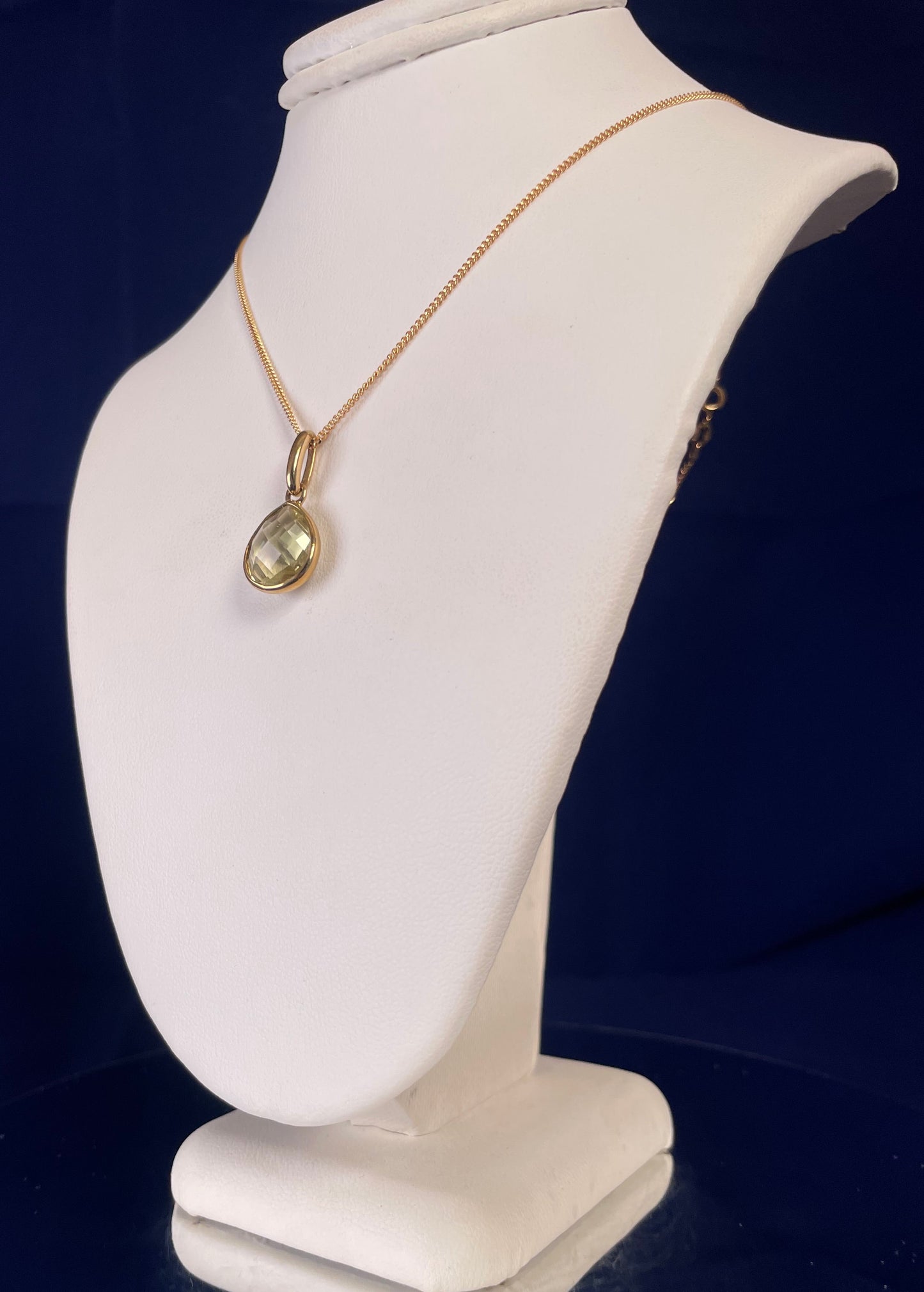 9ct Yellow Gold Pear Shaped Pineapple Cut Lemon Quartz Pendant Necklace
