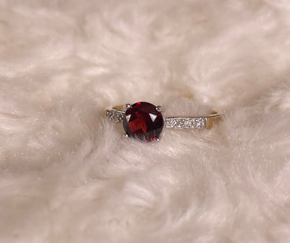 9ct Yellow Gold Garnet Set Dress Ring with Diamond chips
