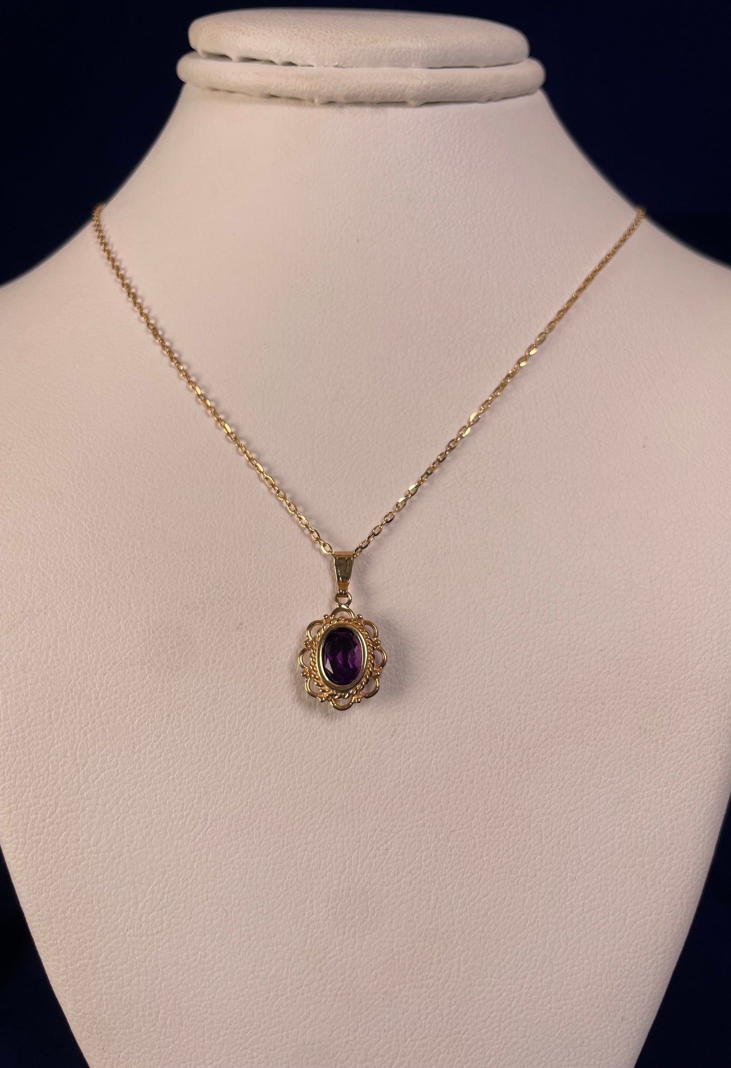 9ct Yellow Gold Rubover Set Oval Amethyst with Filigree Surround Pendant Necklace