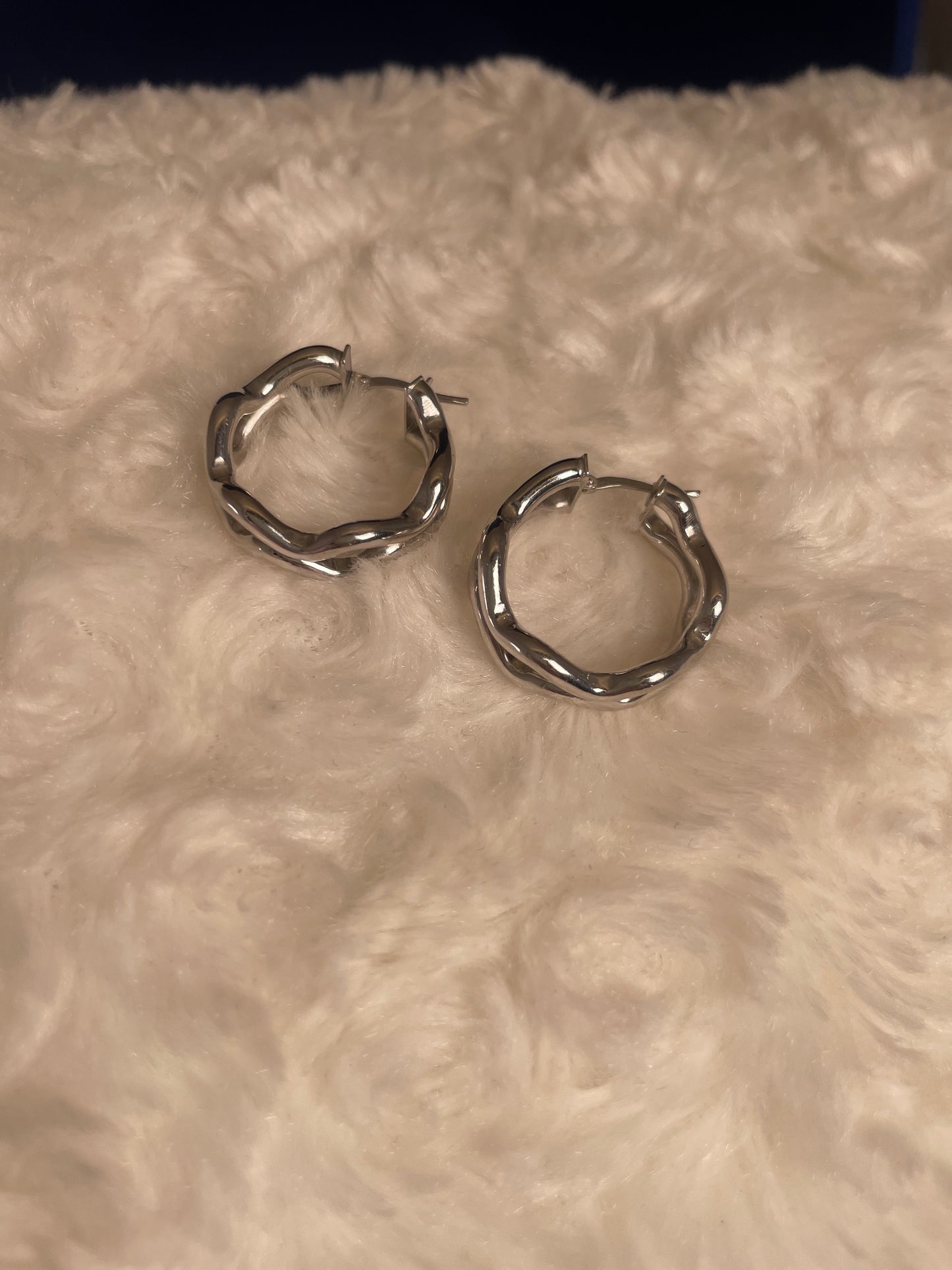 9ct White Gold Wave Hoop Earrings