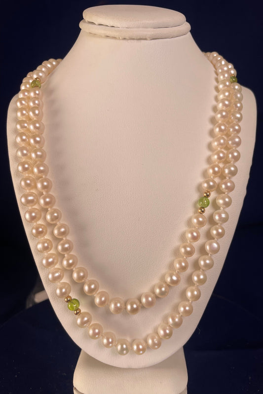 Single Row of Freshwater Cultured Pearls with Peridot & Gold Beads Necklace
