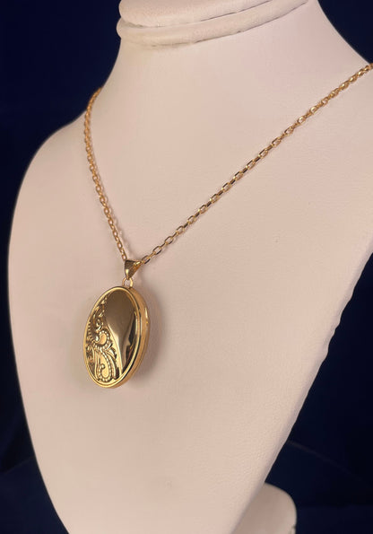 9ct Yellow Gold Oval Patterned Locket