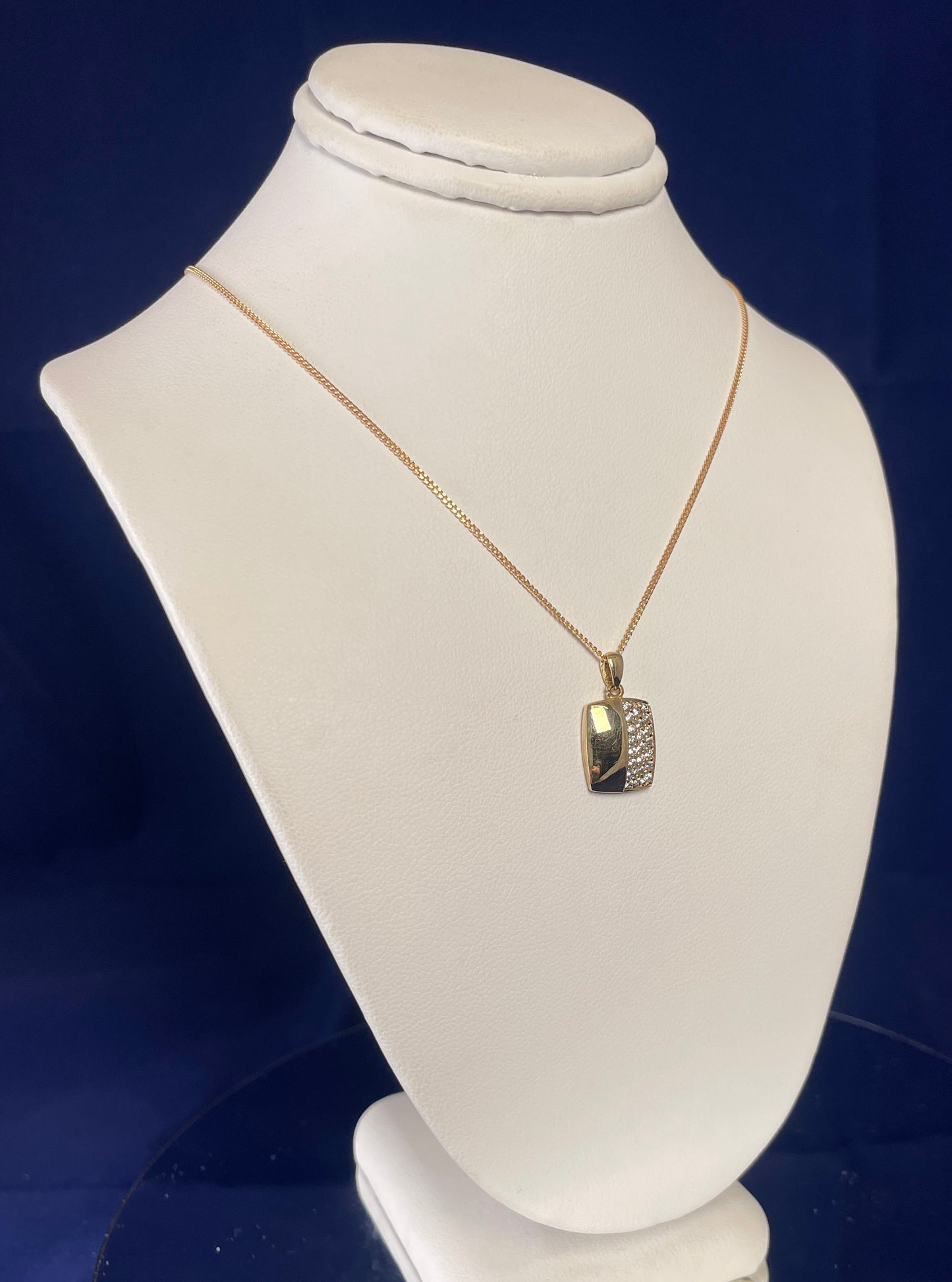 9ct Yellow Gold Pendant Half Set With Cubic Zirconia