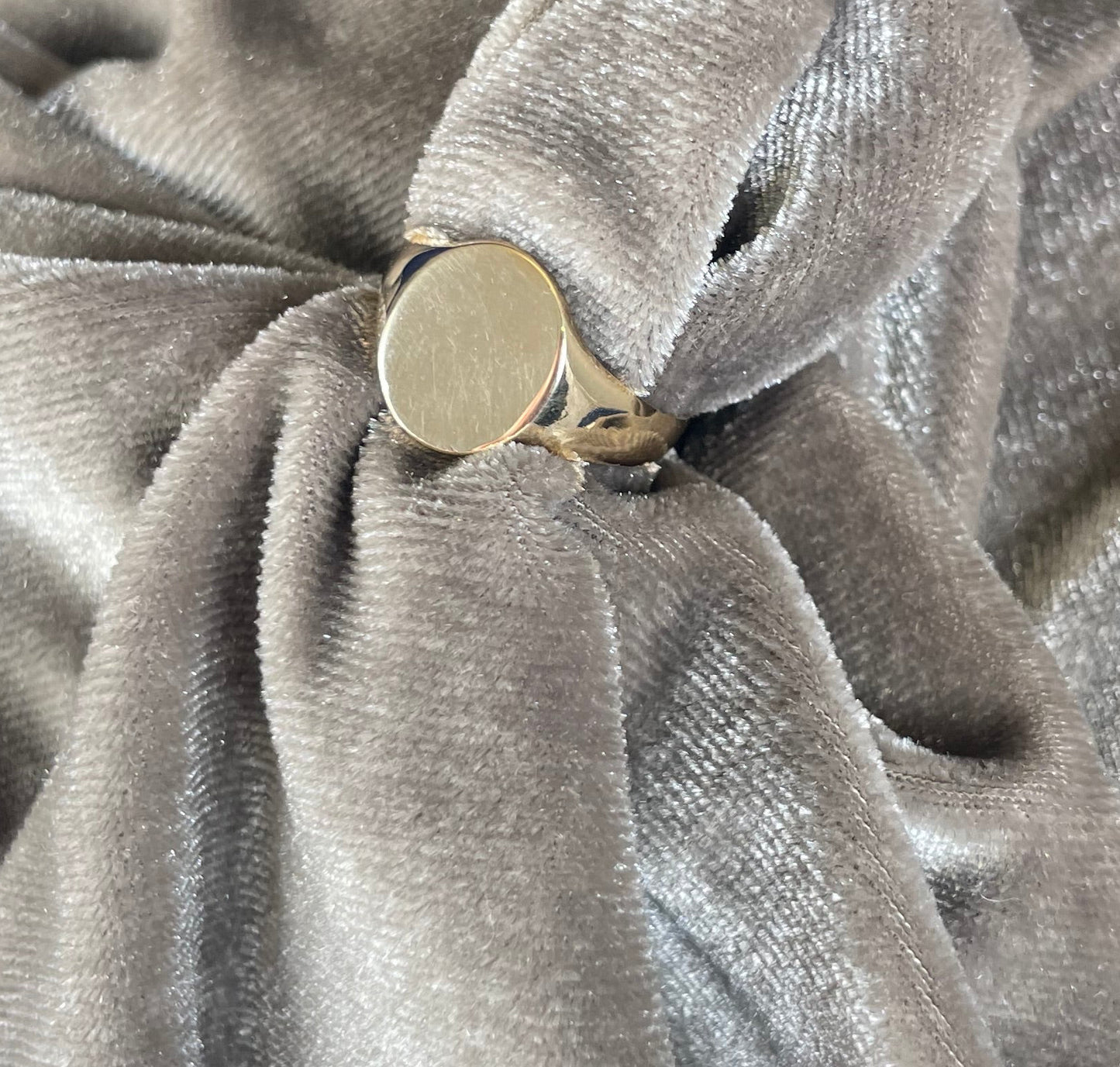 9ct Yellow Gold Plain Oval Signet Ring