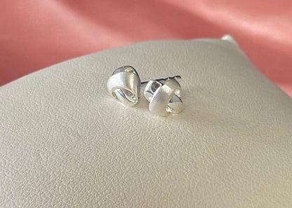 Rhodium-Plated Silver Ribbon Knot Earrings With Shiny & Brushed Effect