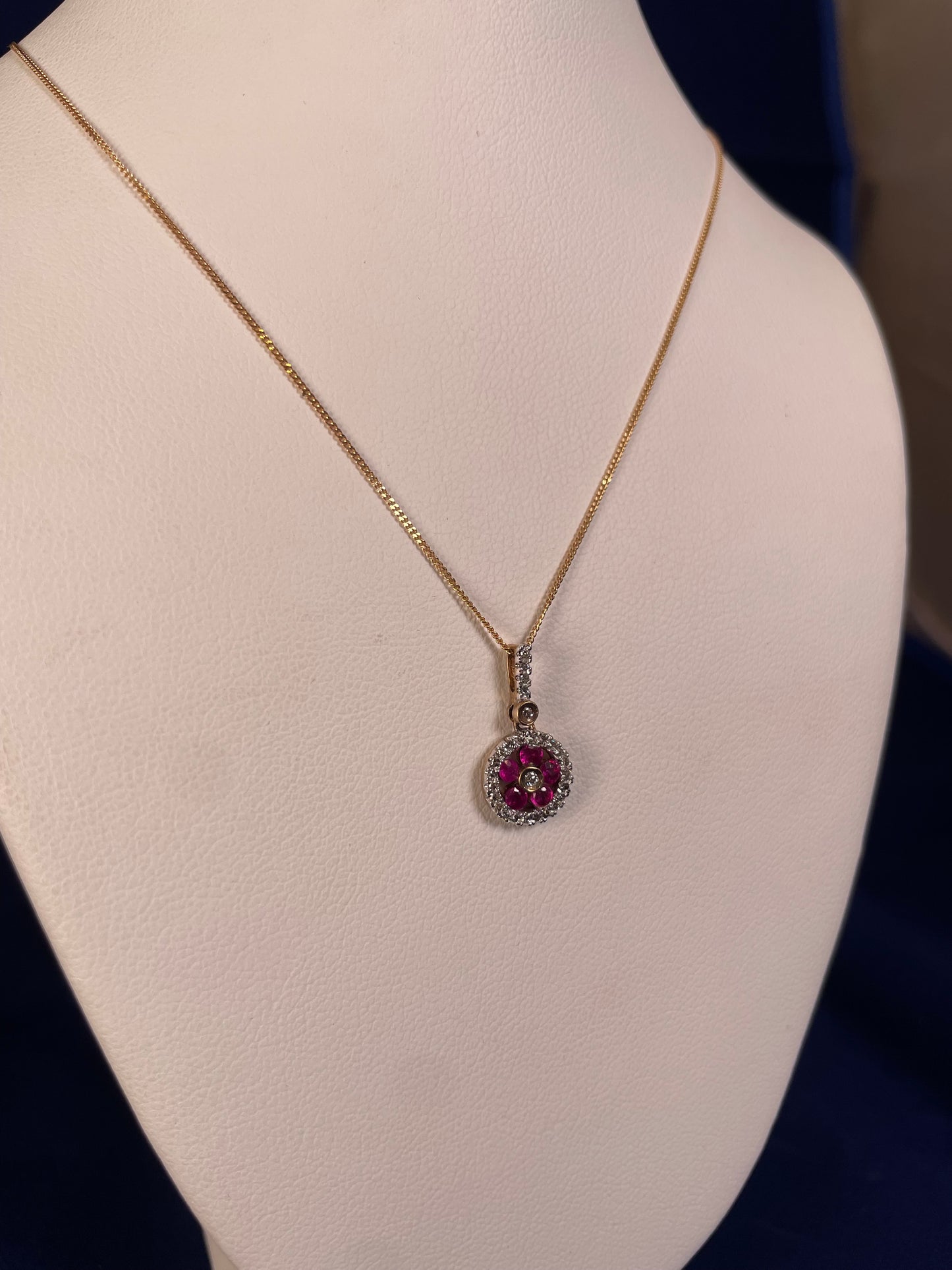 9ct Yellow Gold Cartwheel Design Diamonds & Rubies Pendant Necklace