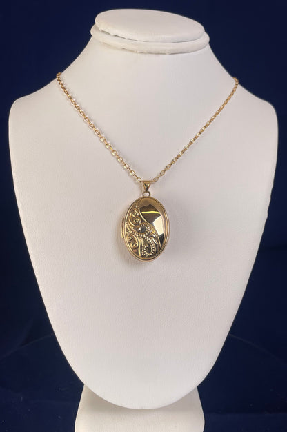 9ct Yellow Gold Oval Patterned Locket