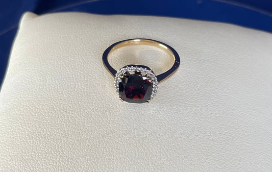 9ct Yellow Gold Garnet Ring & Diamond Ring
