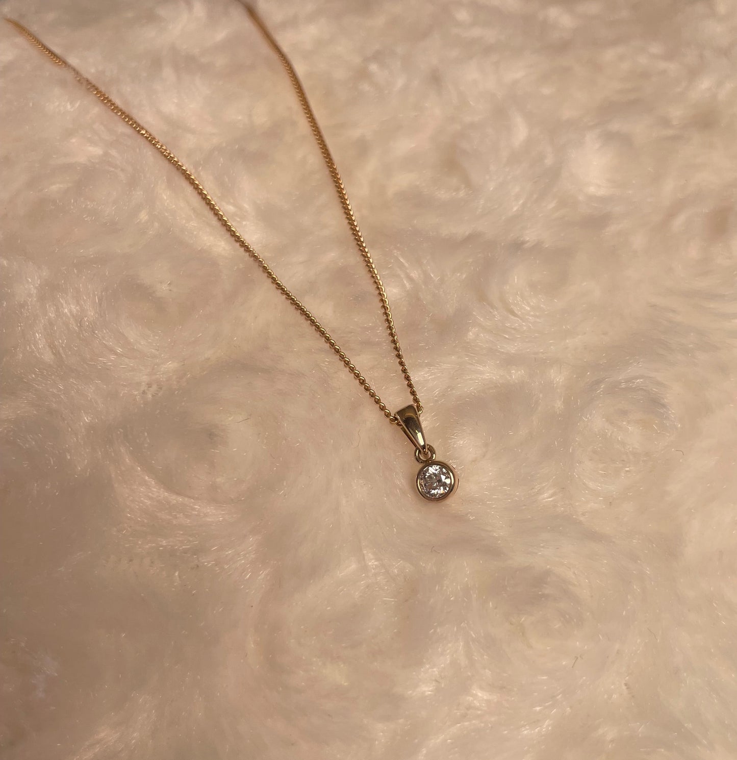 9ct Yellow Gold Delicate Diamond Solitaire Pendant Necklace