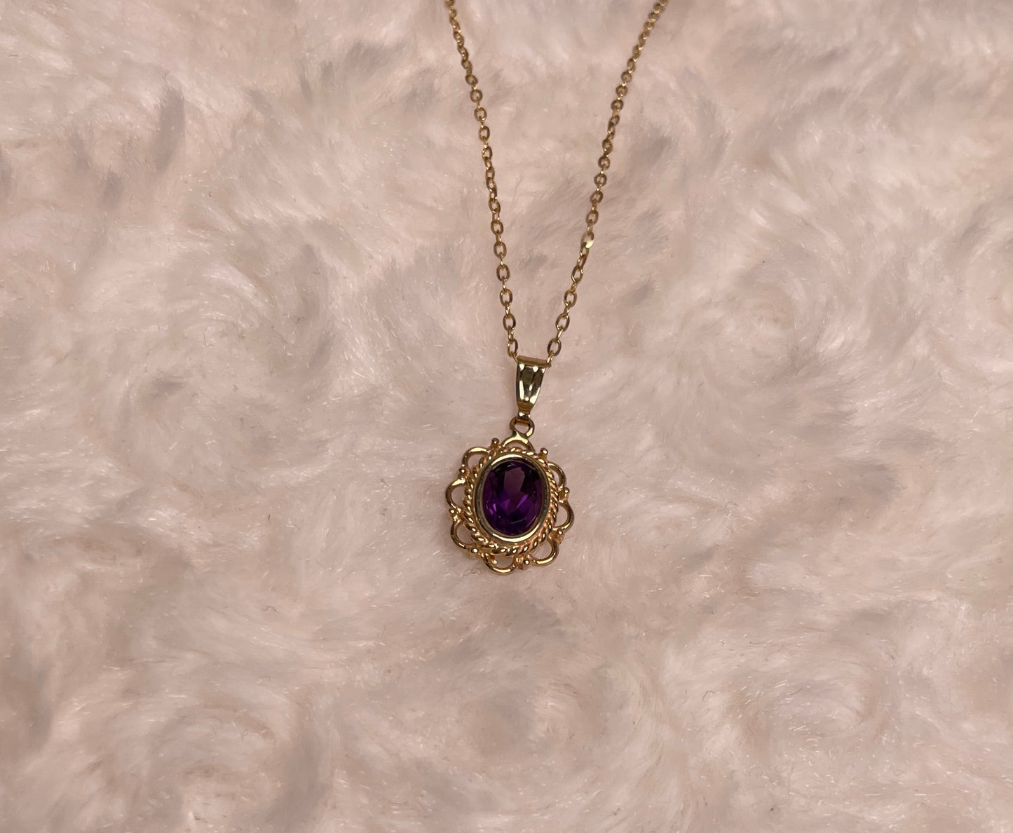 9ct Yellow Gold Rubover Set Oval Amethyst with Filigree Surround Pendant Necklace