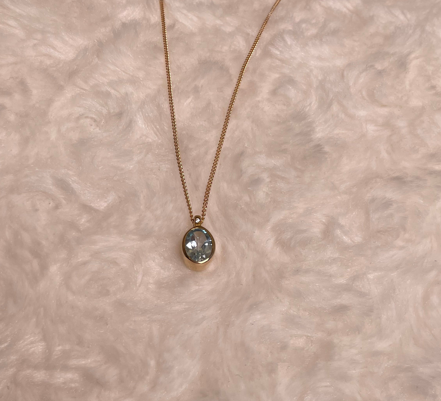 9ct Yellow Gold Oval Aquamarine Pendant Necklace