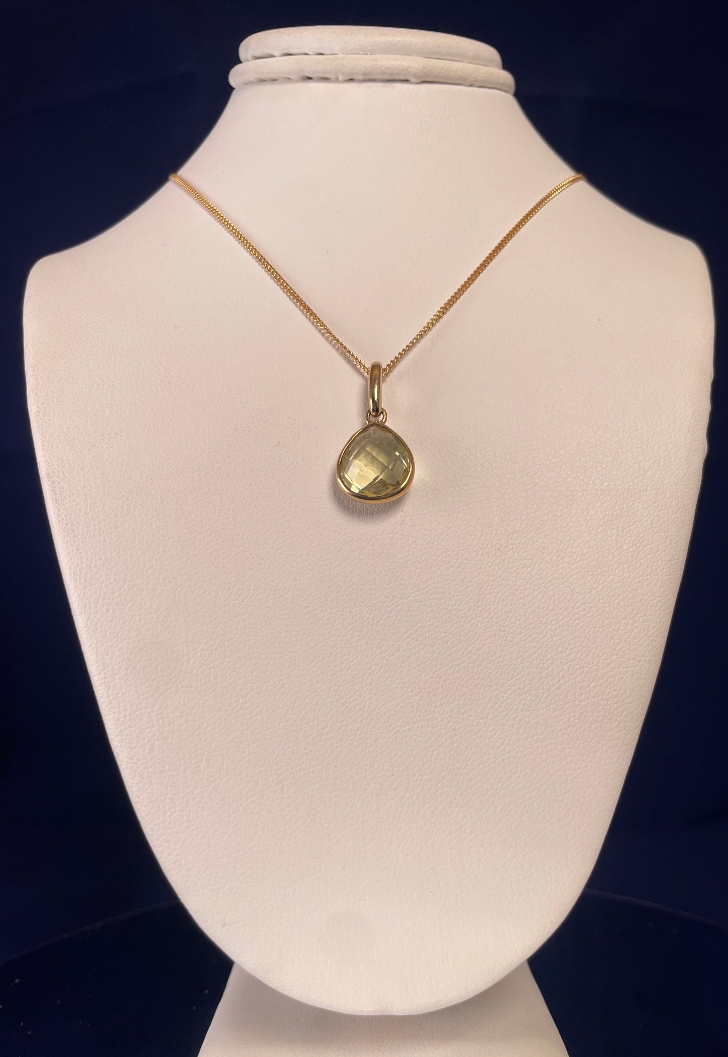 9ct Yellow Gold Pear Shaped Pineapple Cut Lemon Quartz Pendant Necklace