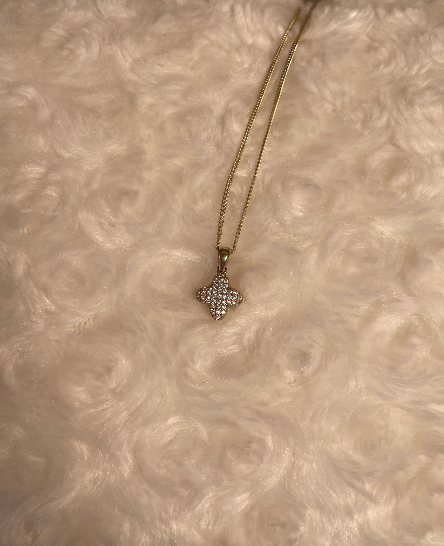 9ct Yellow Gold Four Leaf Clover Pendant Set With Cubic Zirconia