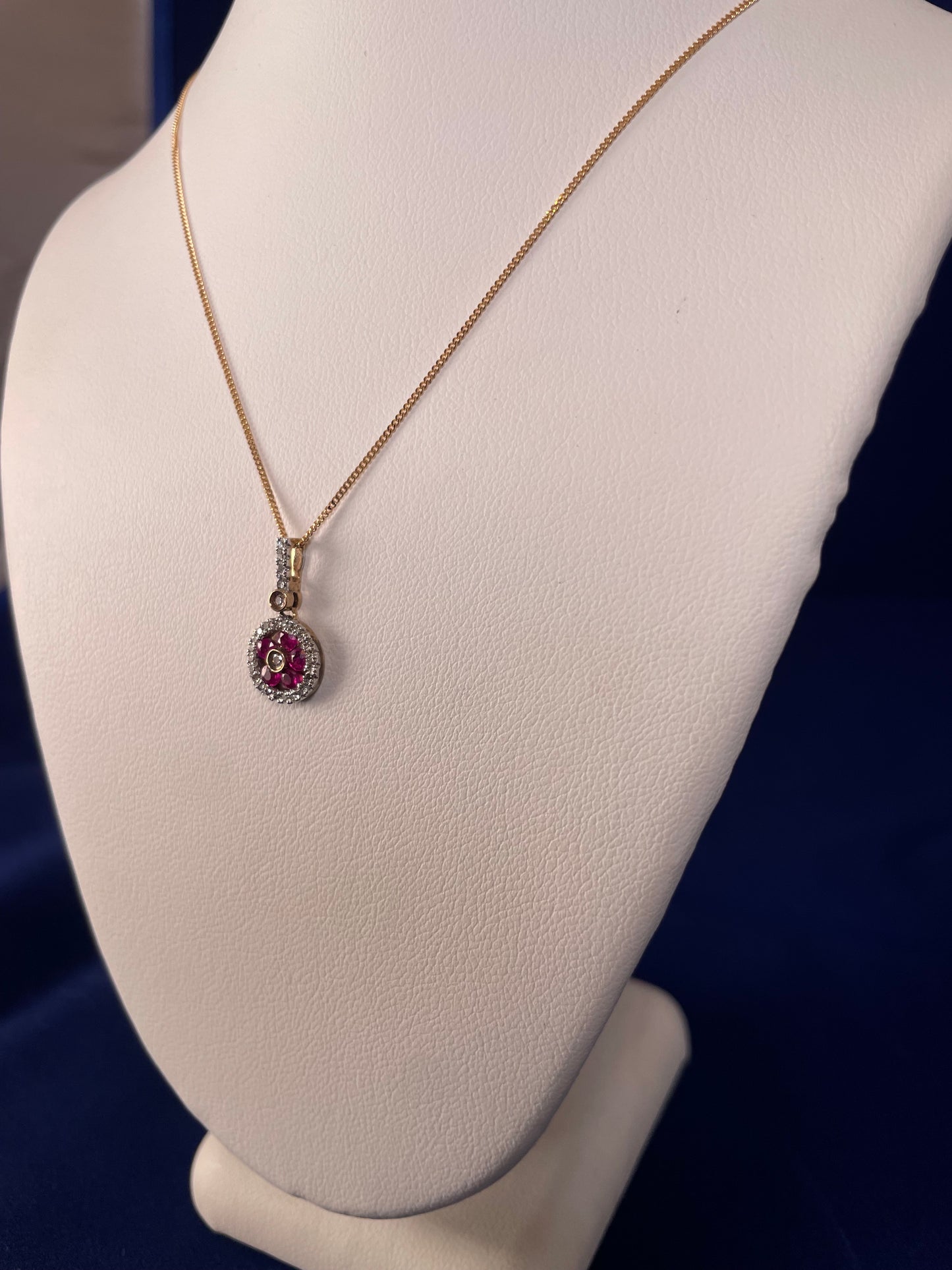 9ct Yellow Gold Cartwheel Design Diamonds & Rubies Pendant Necklace