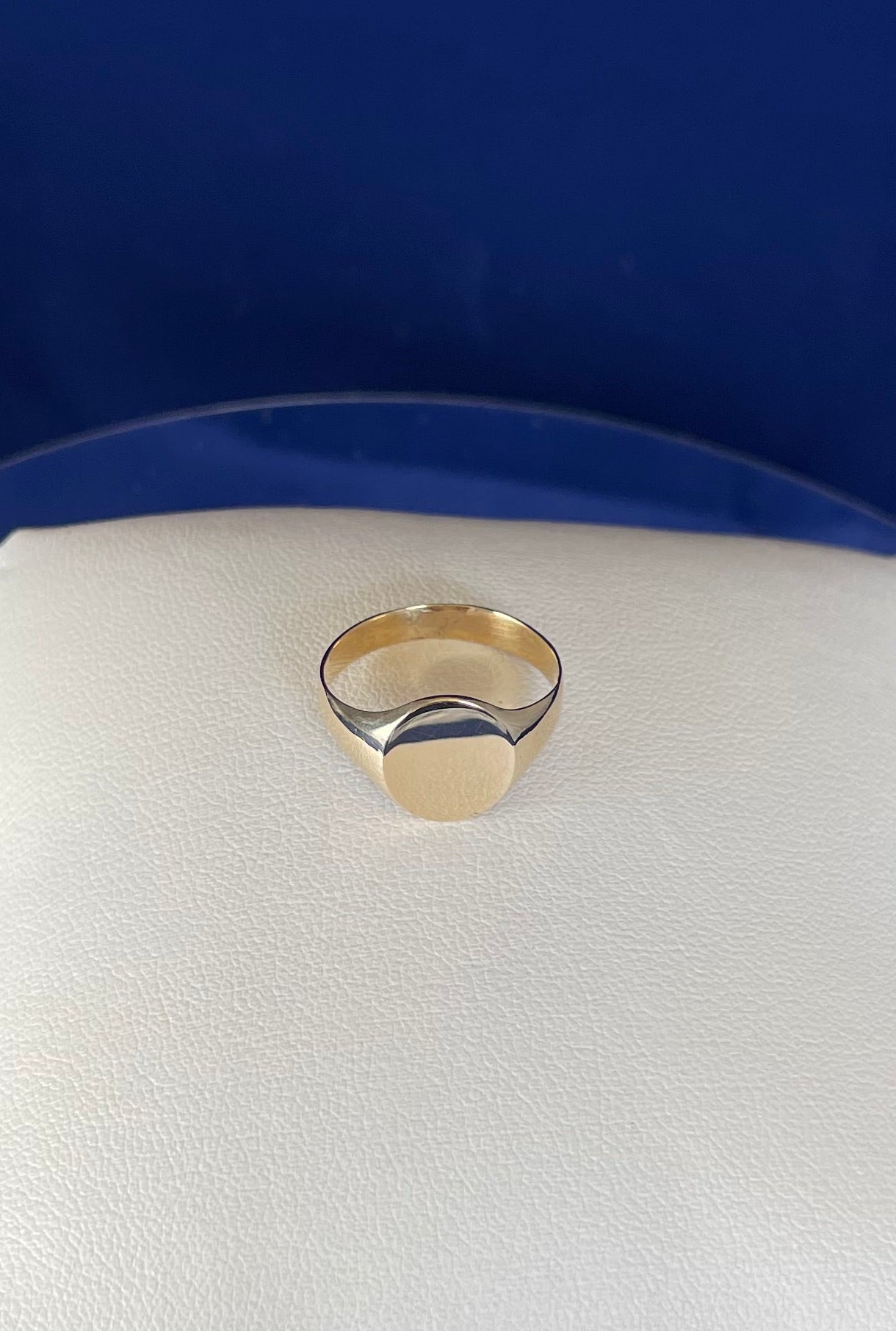 9ct Yellow Gold Plain Oval Signet Ring