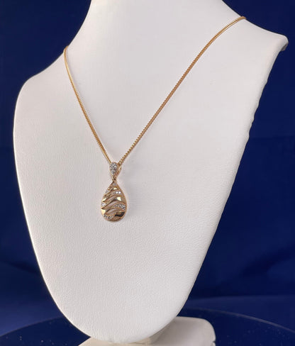 9ct Yellow Gold Teardrop Lattice Diamond Pendant Necklace