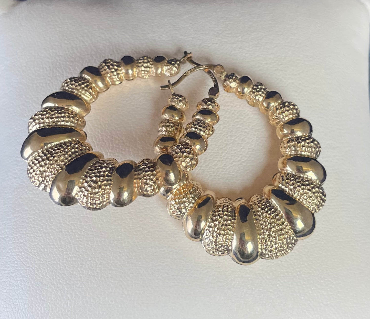 9ct Yellow Gold Patterned Loop Hoop Earrings