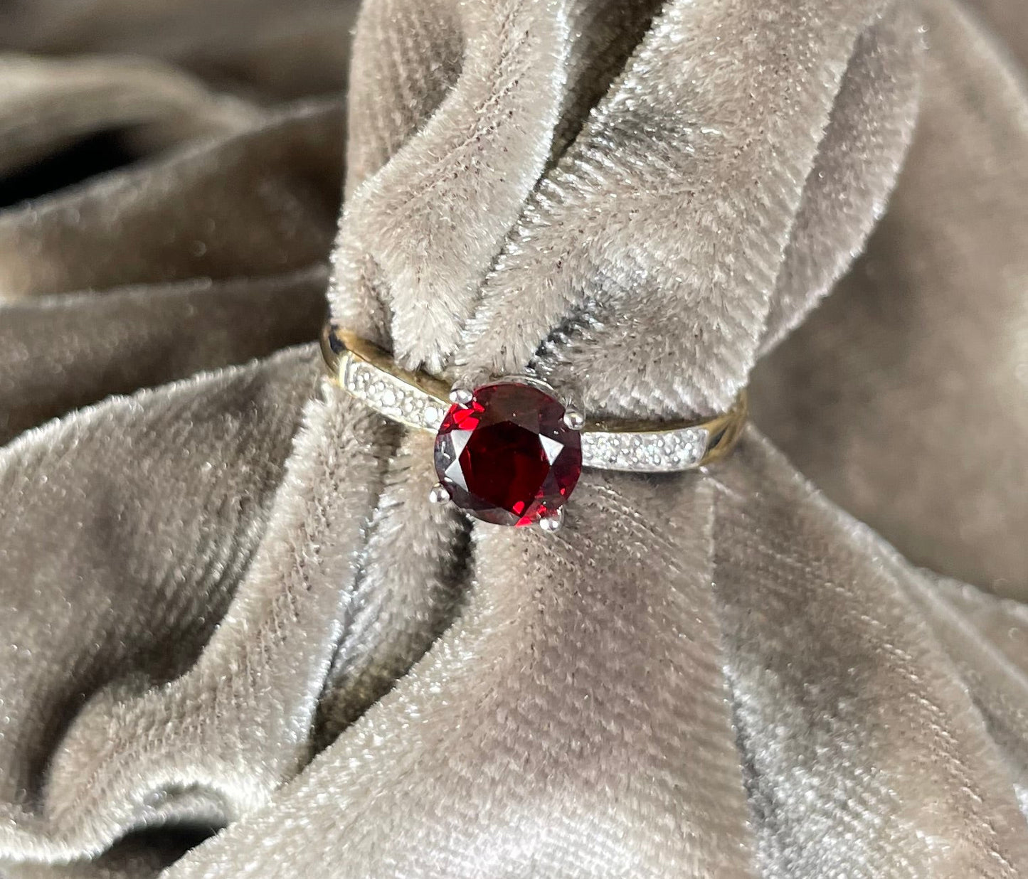 9ct Yellow Gold Garnet Set Dress Ring with Diamond chips