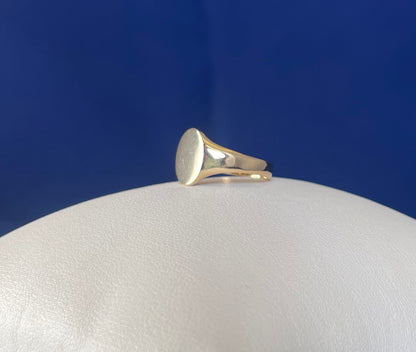 9ct Yellow Gold Plain Oval Signet Ring