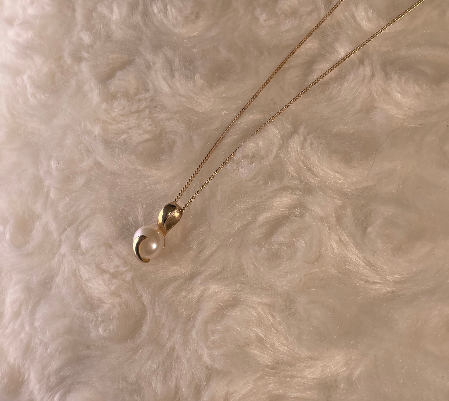 9ct Yellow Gold Freshwater Pearl Pendant Necklace