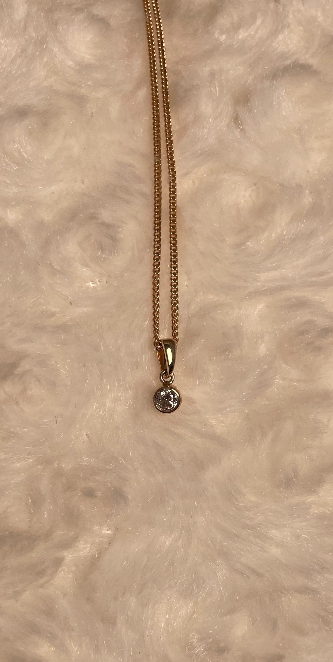 9ct Yellow Gold Delicate Diamond Solitaire Pendant Necklace