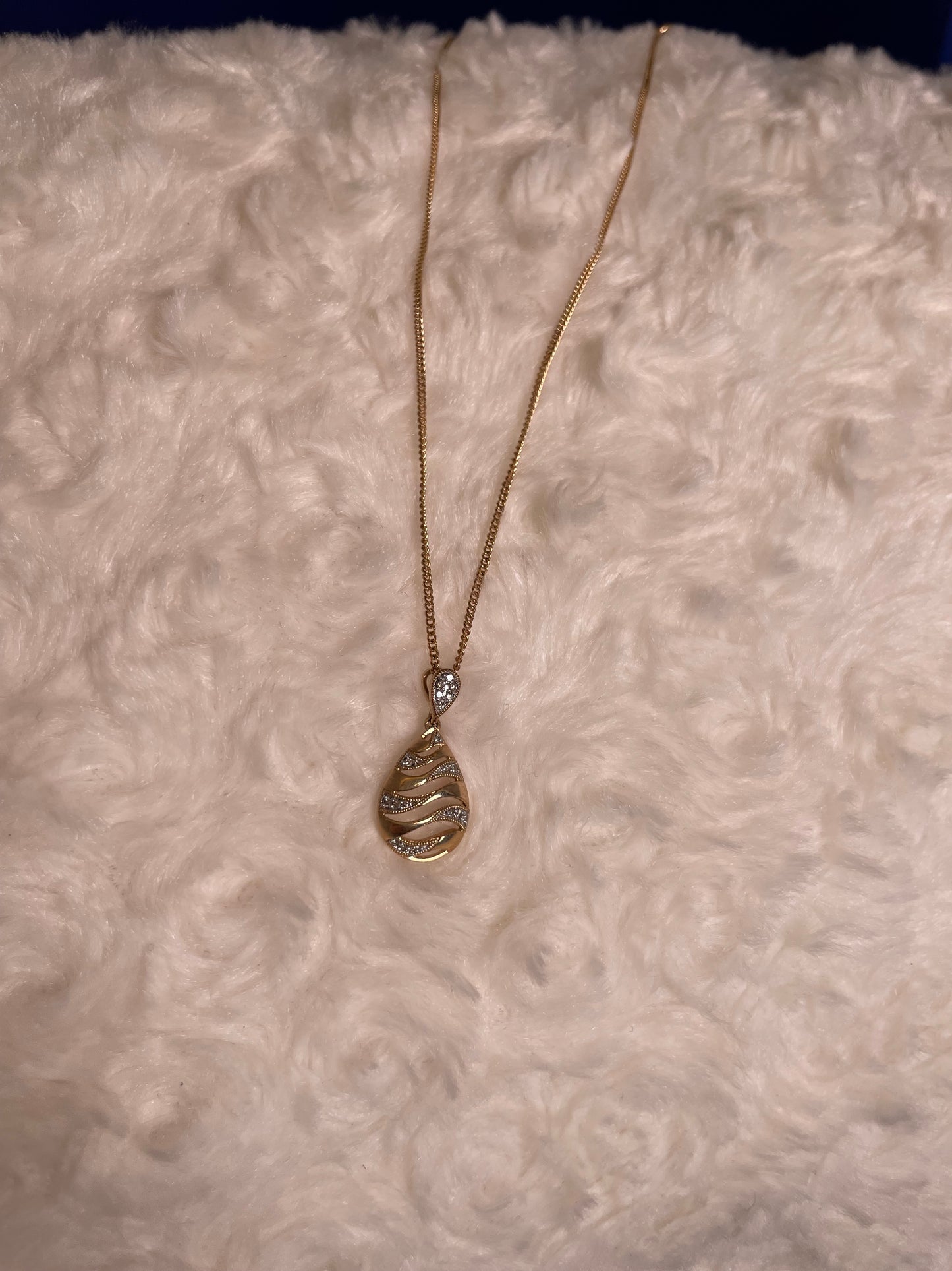 9ct Yellow Gold Teardrop Lattice Diamond Pendant Necklace