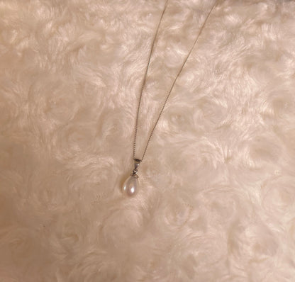 Silver Necklace With Fresh Water Cultured Pearl