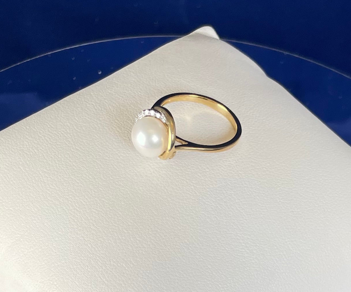 9ct Yellow Gold Fresh Water Cultured Pearl Dress Ring with Diamond Knot Setting