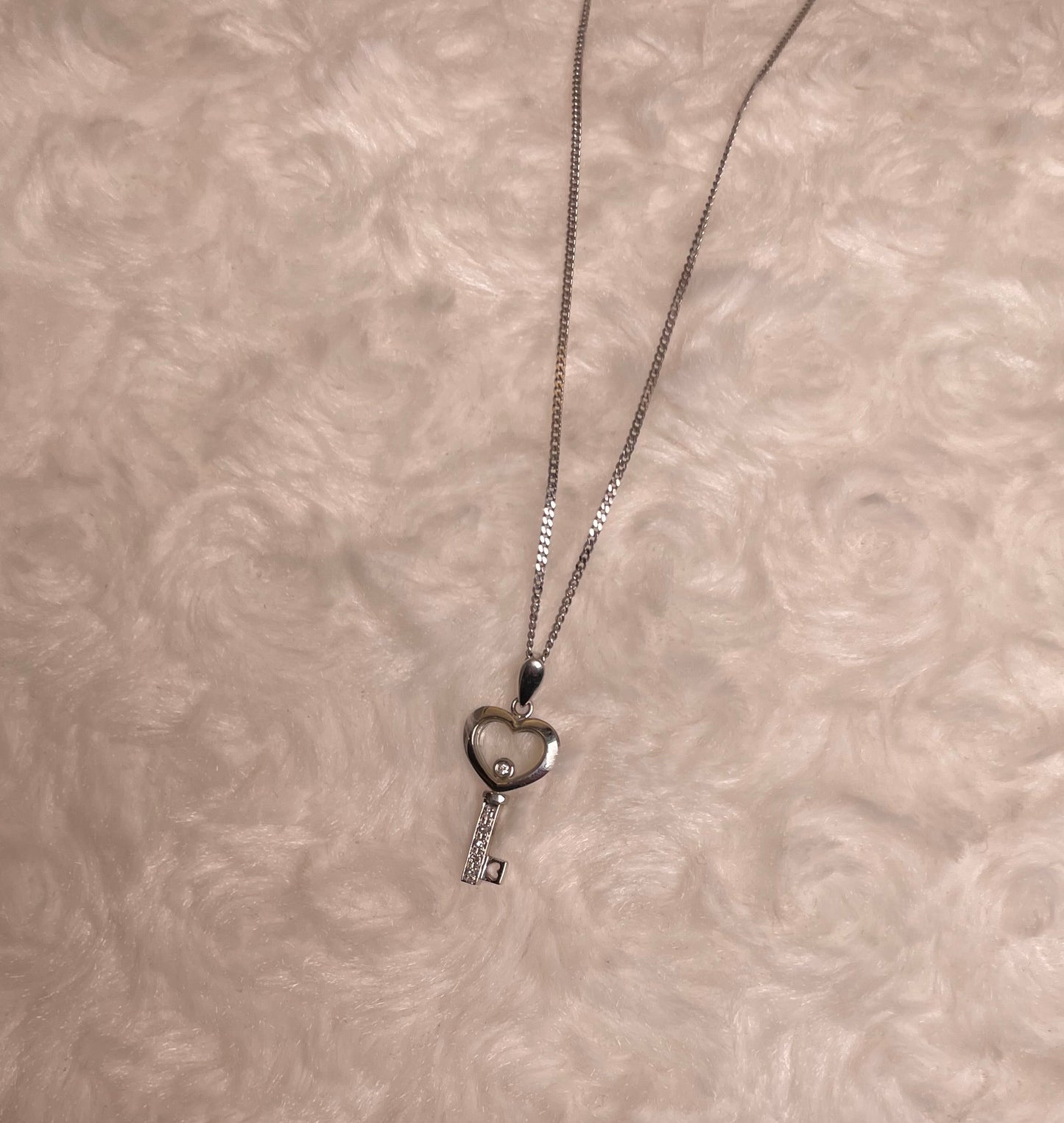 9ct White Gold Key Pendant with Diamond Chips & Floating Diamond