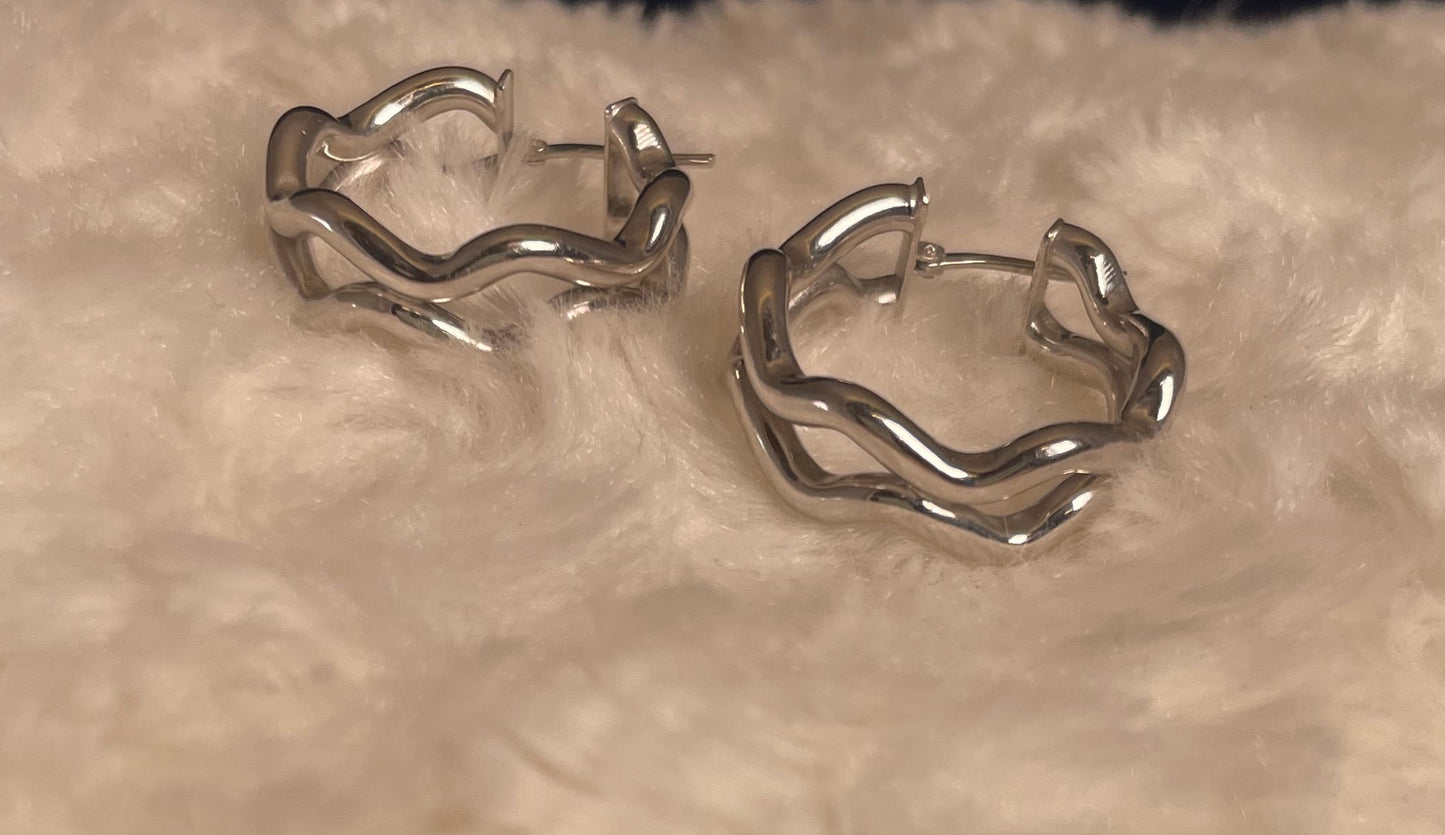 9ct White Gold Wave Hoop Earrings