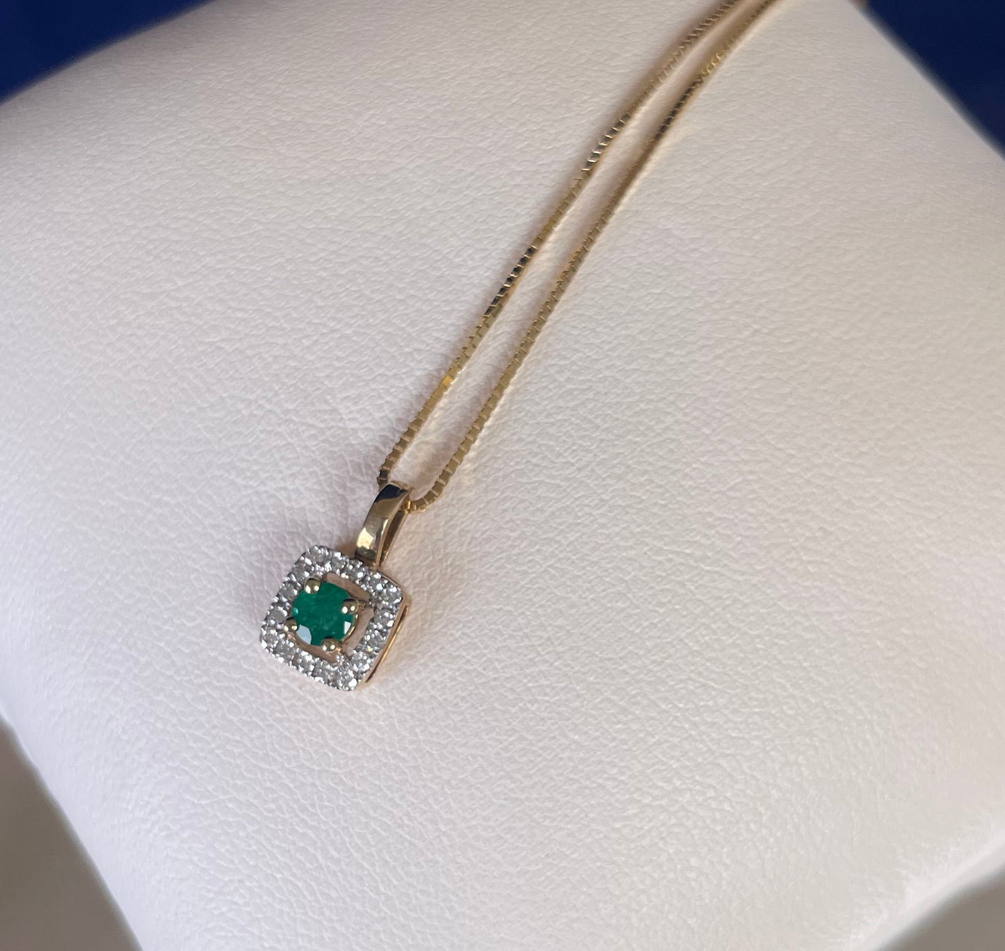 9ct Yellow Gold Round Emerald With Diamond Cluster Pendant Necklace