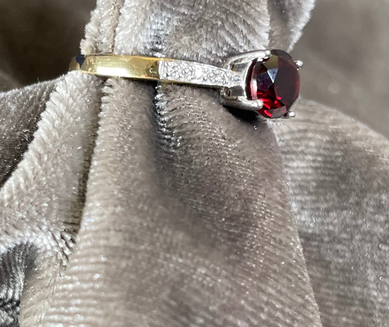 9ct Yellow Gold Garnet Set Dress Ring with Diamond chips