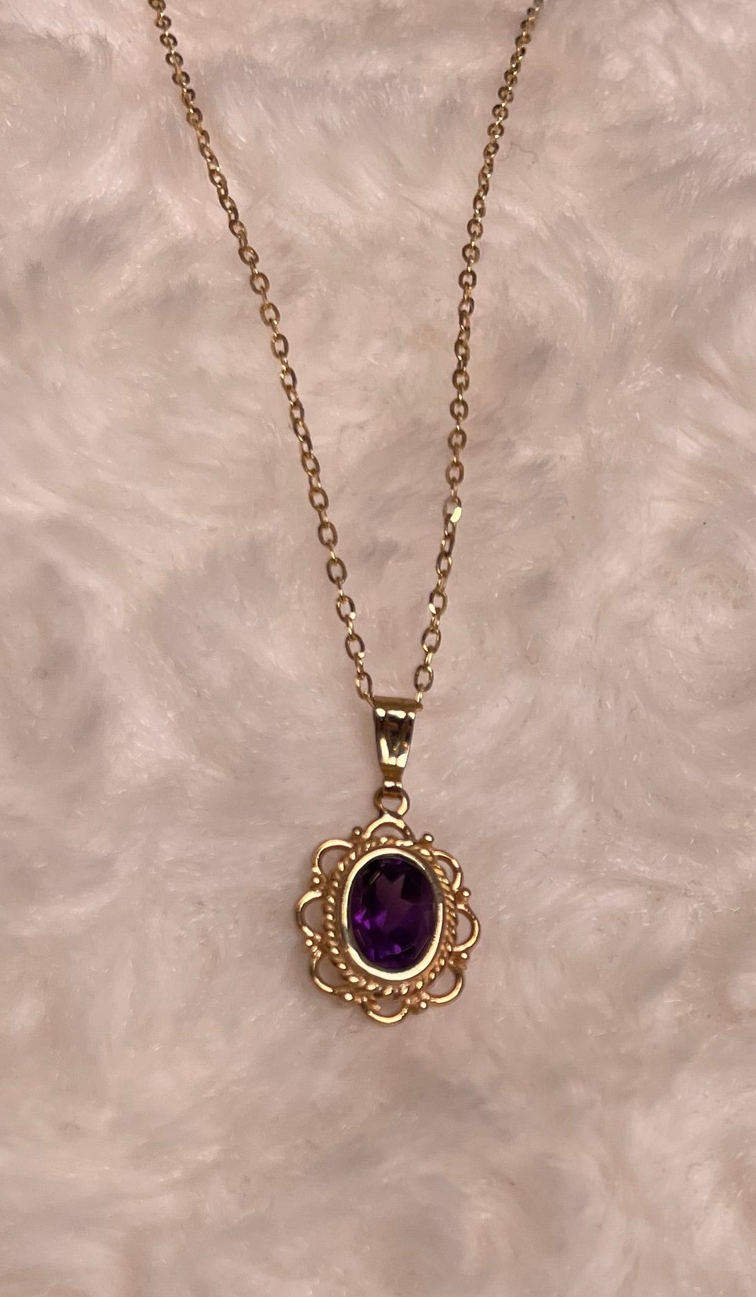 9ct Yellow Gold Rubover Set Oval Amethyst with Filigree Surround Pendant Necklace