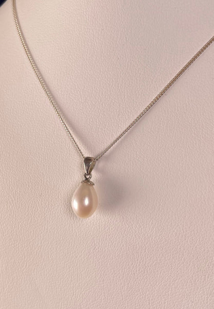 Fresh Water Cultured Pearl Necklace