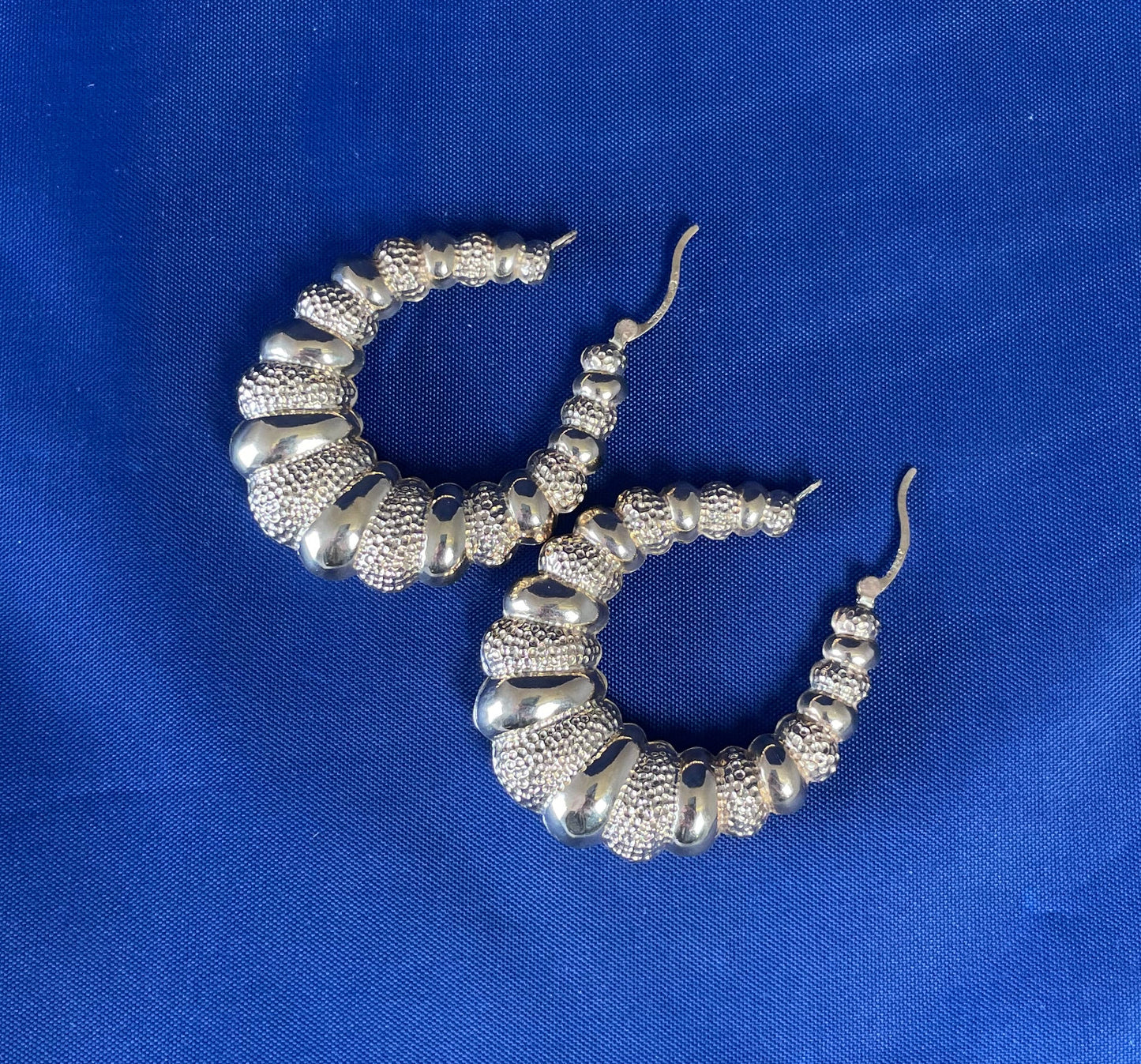 9ct Yellow Gold Patterned Loop Hoop Earrings
