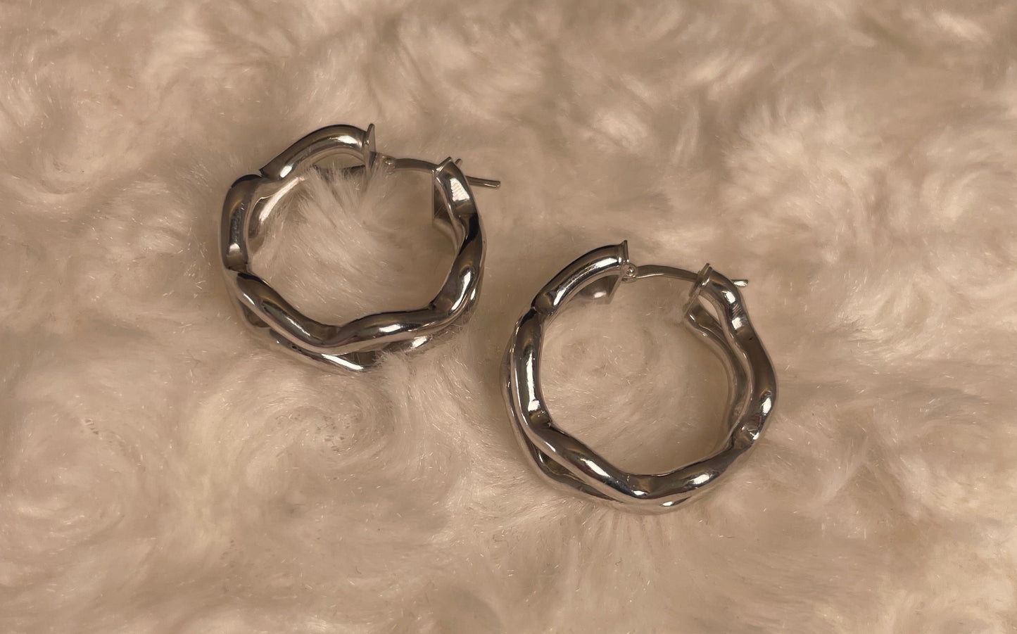 9ct White Gold Wave Hoop Earrings