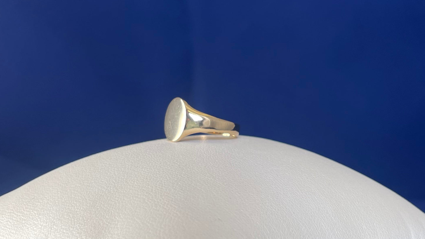 9ct Yellow Gold Plain Oval Signet Ring