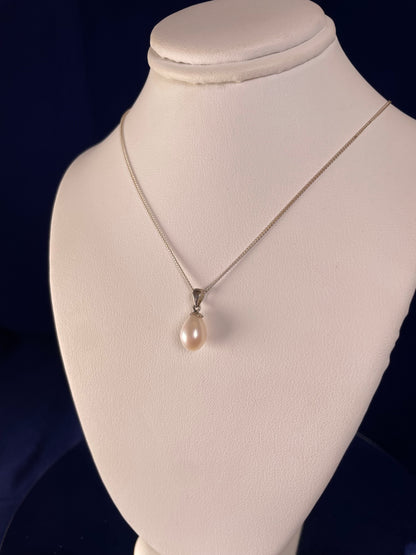 Silver Necklace With Fresh Water Cultured Pearl