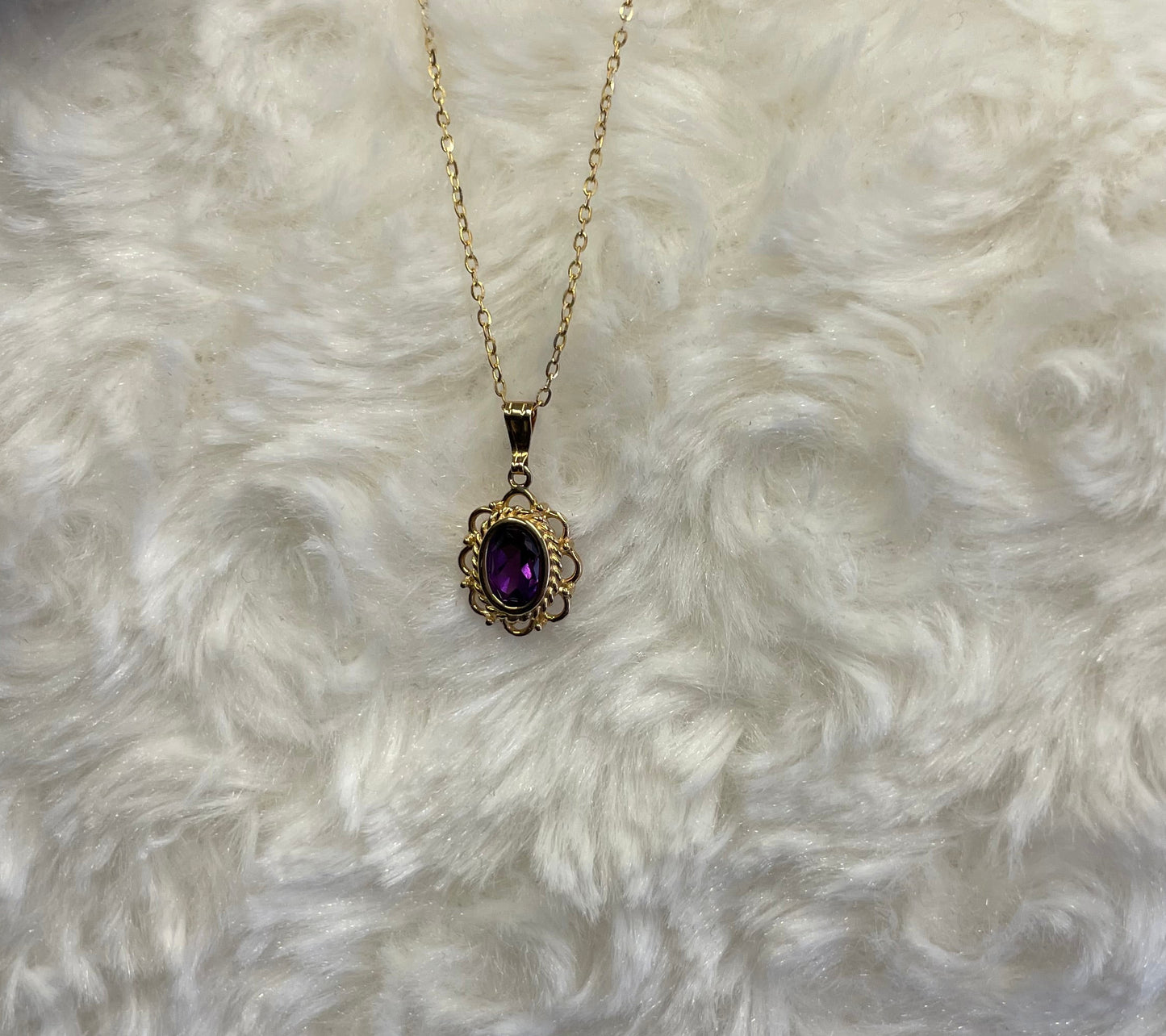 9ct Yellow Gold Rubover Set Oval Amethyst with Filigree Surround Pendant Necklace