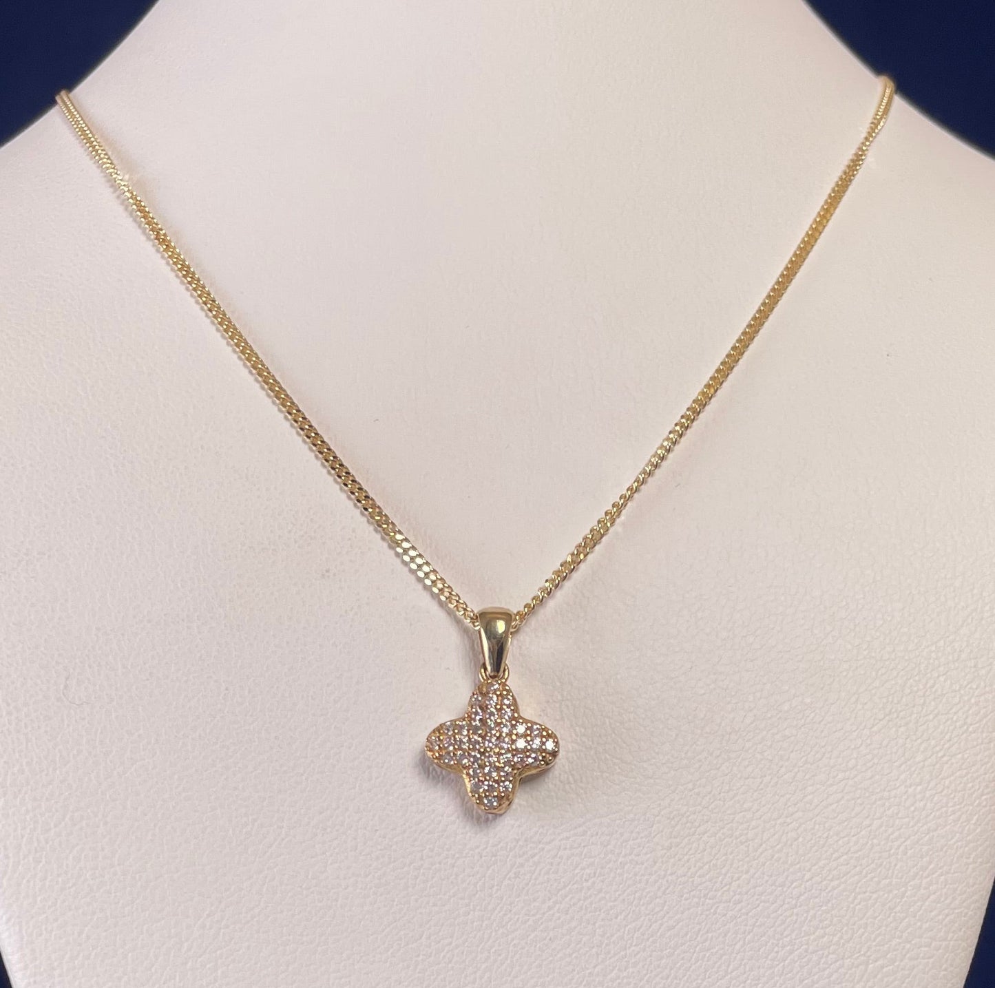 9ct Yellow Gold Four Leaf Clover Pendant Set With Cubic Zirconia
