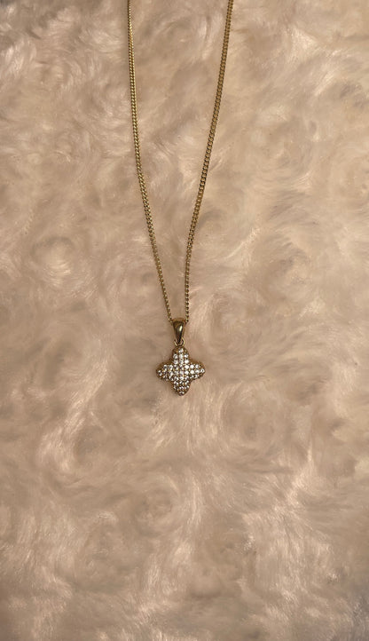9ct Yellow Gold Four Leaf Clover Pendant Set With Cubic Zirconia