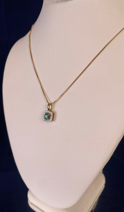 9ct Yellow Gold Round Emerald With Diamond Cluster Pendant Necklace