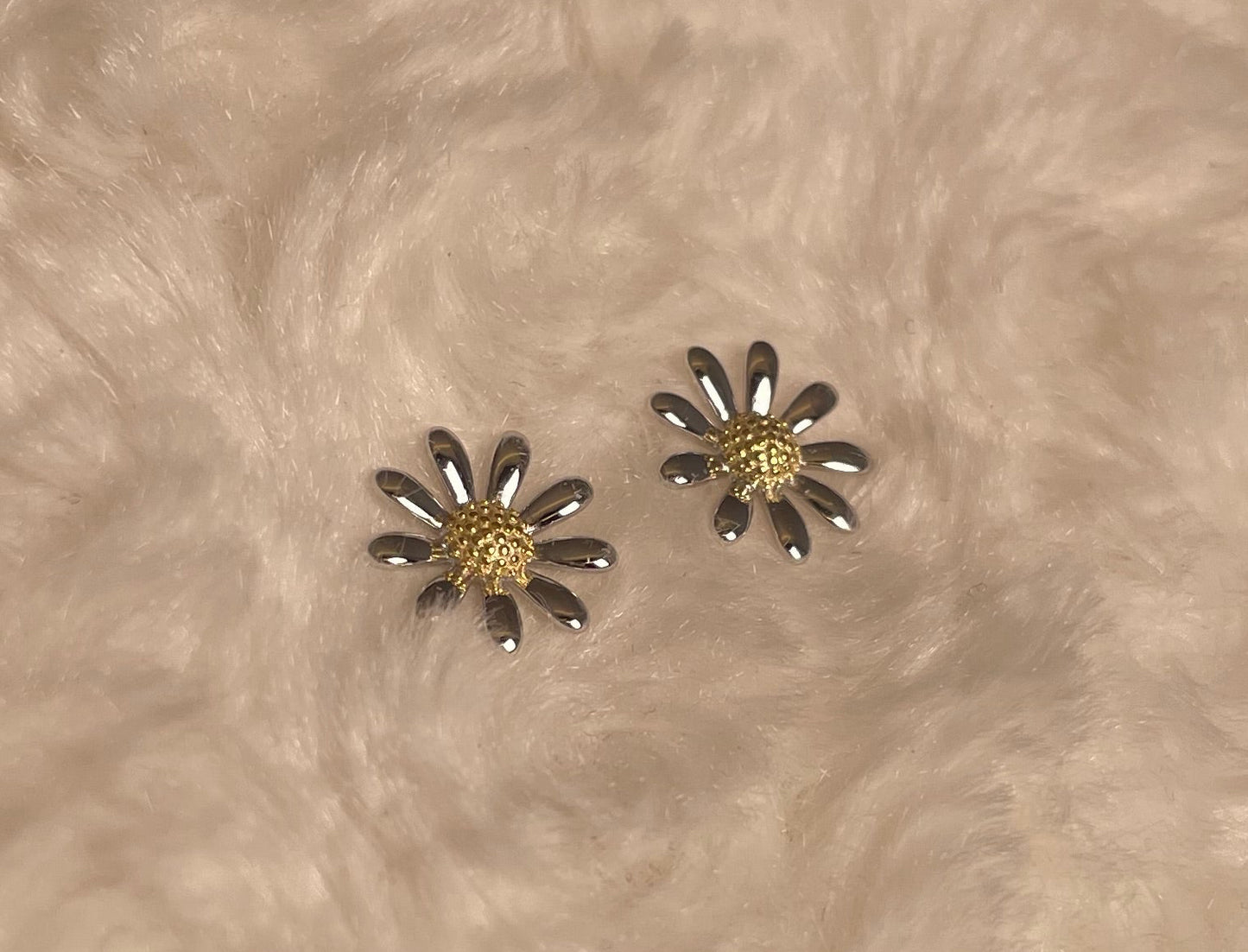 Rhodium-Plated Silver Delicate Daisy Earrings